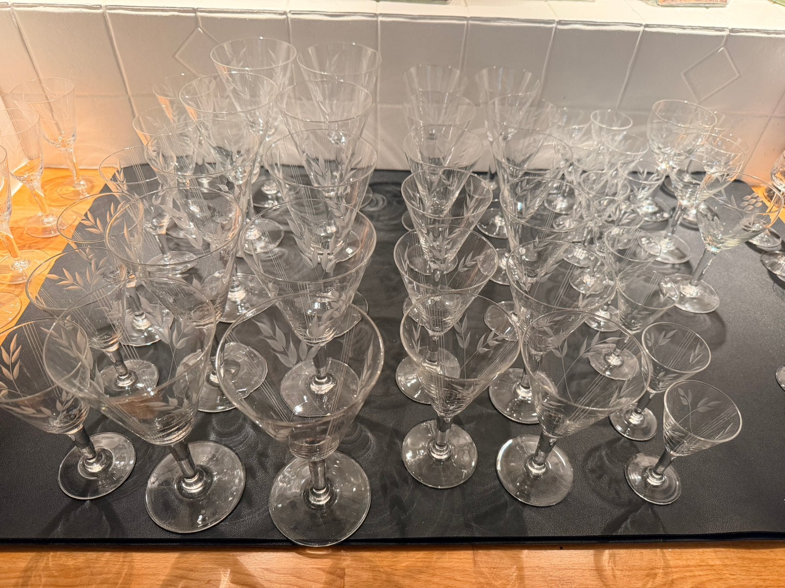 Lot glazen 56 stuks, Antiek en Kunst, Ophalen