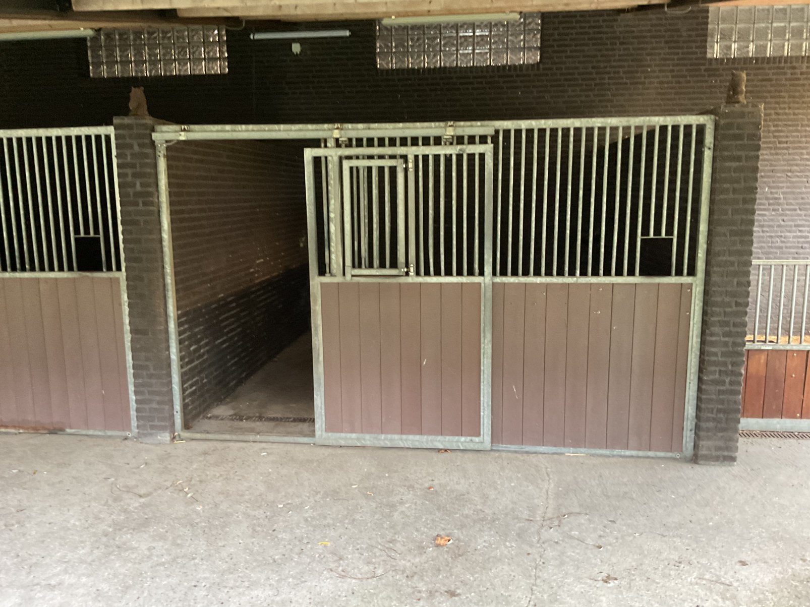 STAL DEUR FRONT PANEEL, Mise à l'étable, 2 ou 3 chevaux ou poneys