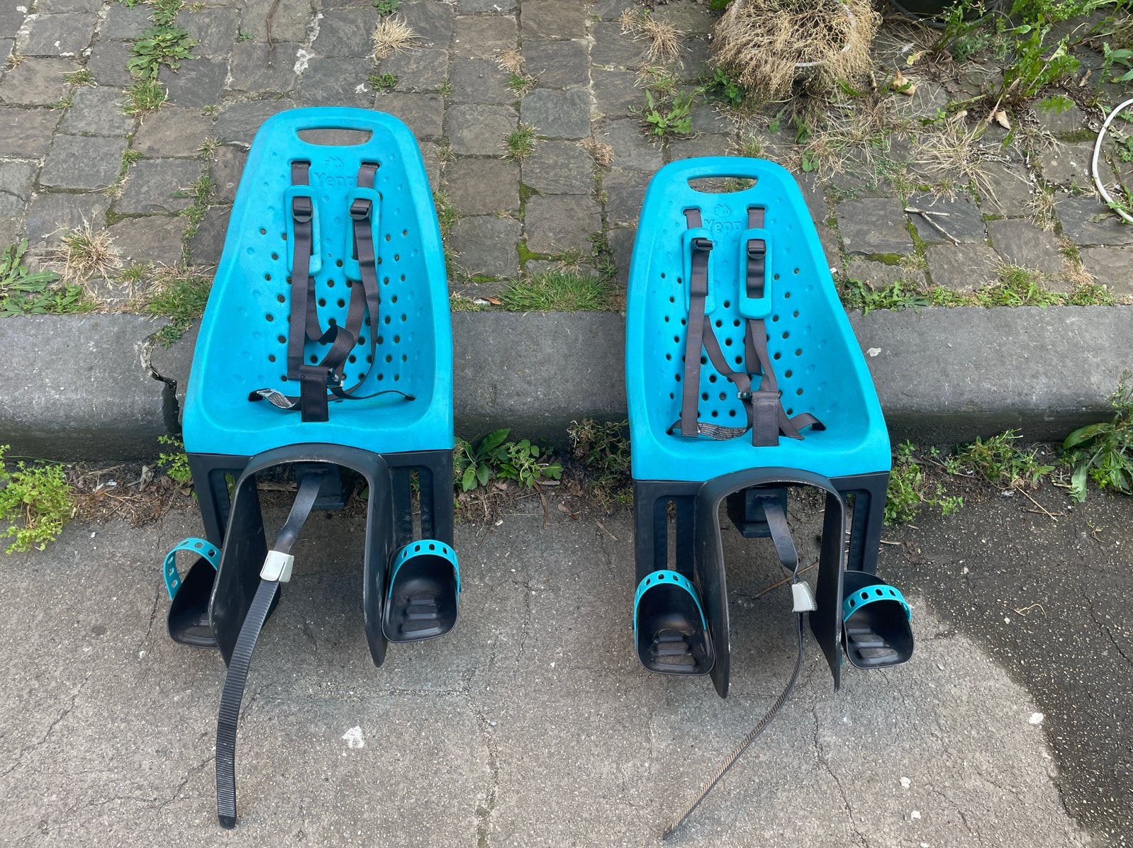 Twee turquoise yepp fietsstoeltjes, Fietsen en Brommers, Ophalen, 0 t/m 13 kg, YEPP/THULE, Achterzitje