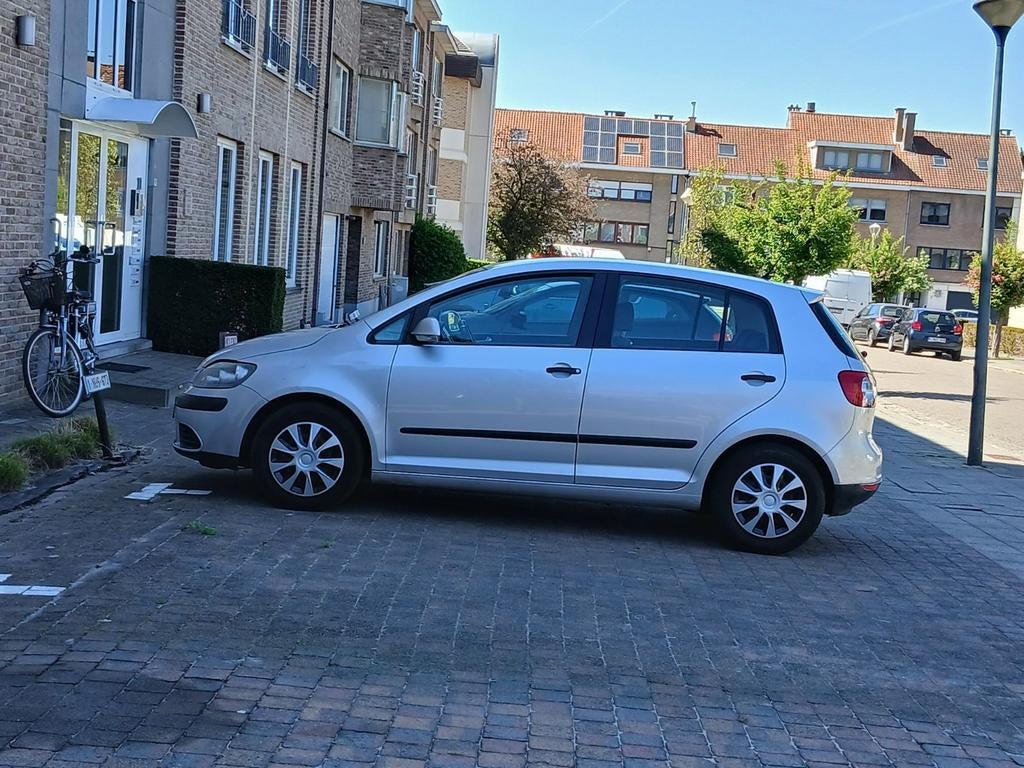 Golf 5 plus essence Magnifique état rien a prévoir Euro4, Auto's, Volkswagen, Particulier, Golf, Benzine, Euro 4, Ophalen