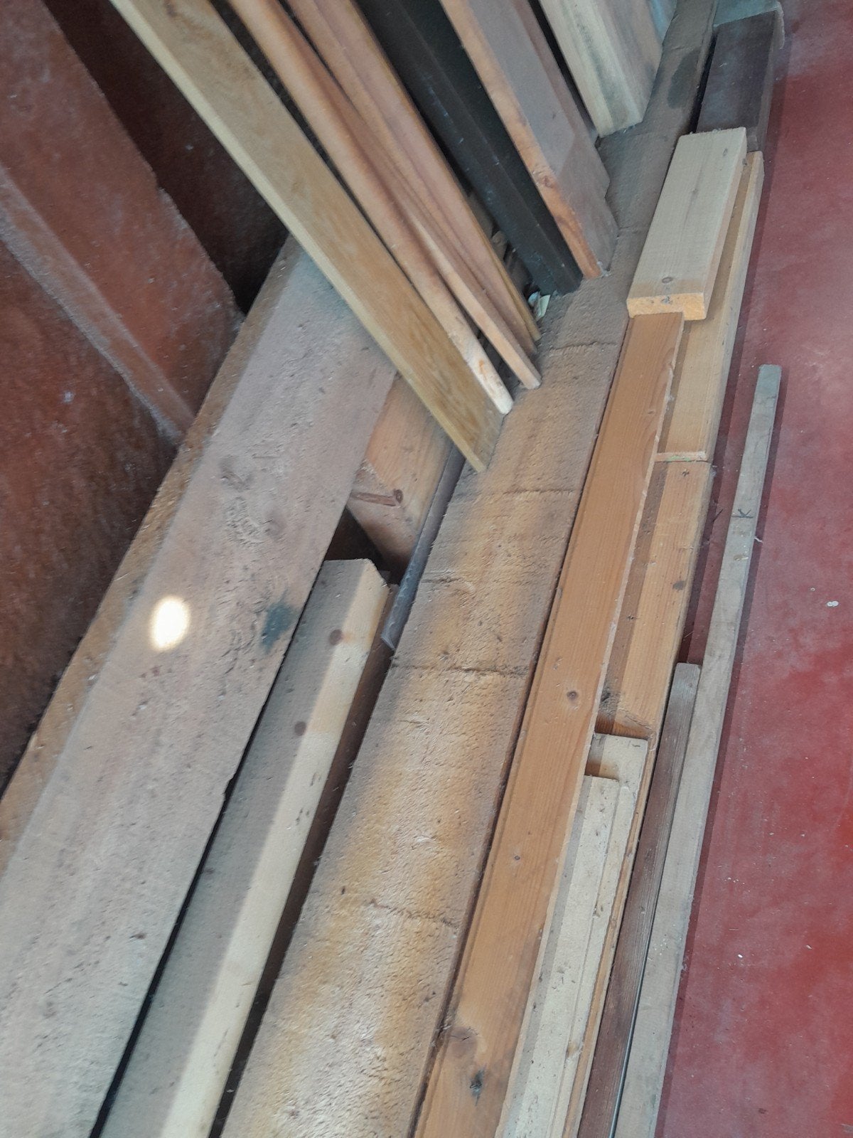 2 bruggen en allerlei stukken vol hout en latten. Zie beschr, Bois dur, Comme neuf, Enlèvement, 250 cm ou plus