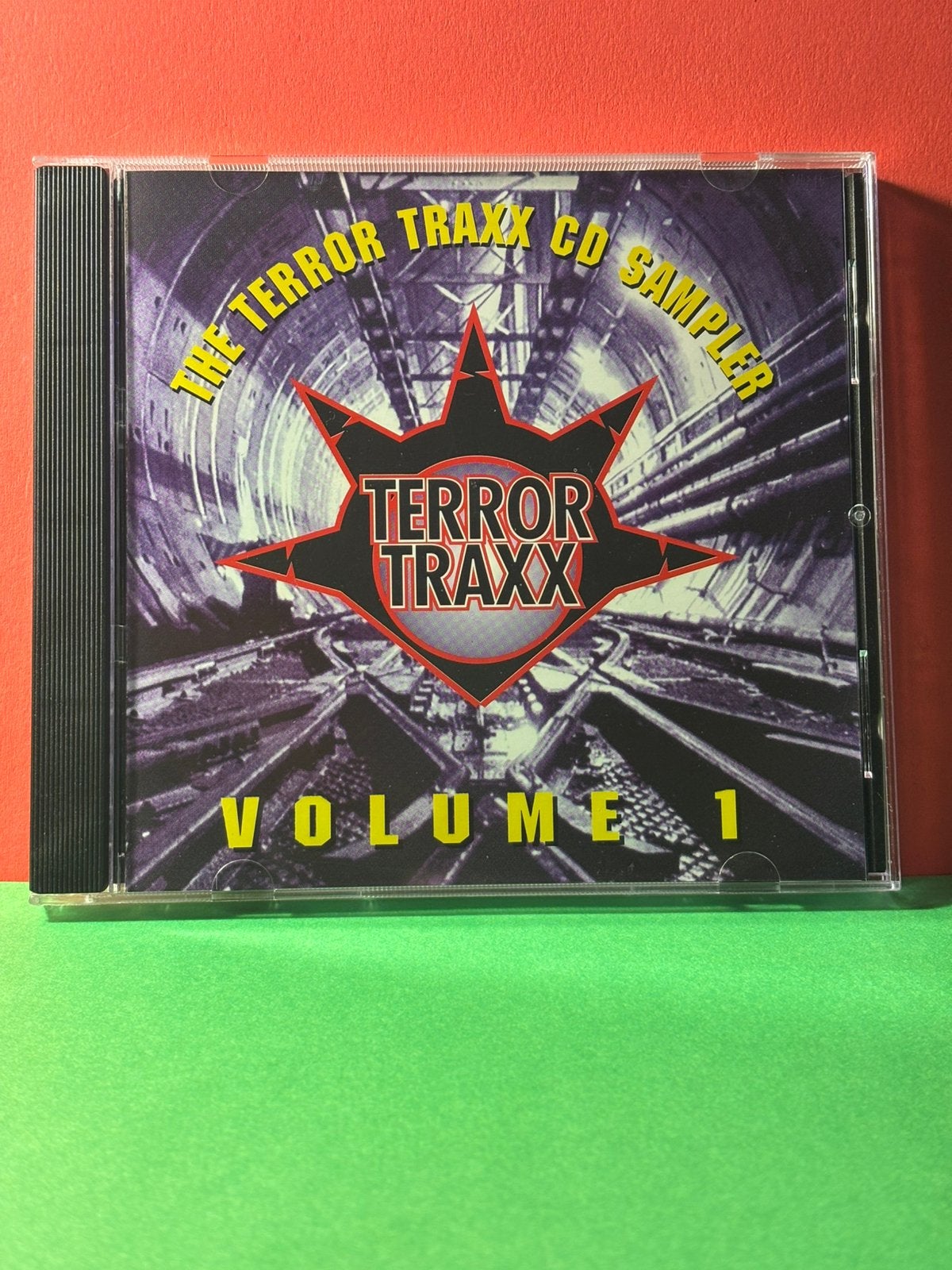 Terror traxx volume 1 - the terror trax cd sampler, CD & DVD, CD | Dance & House, Envoi, Comme neuf