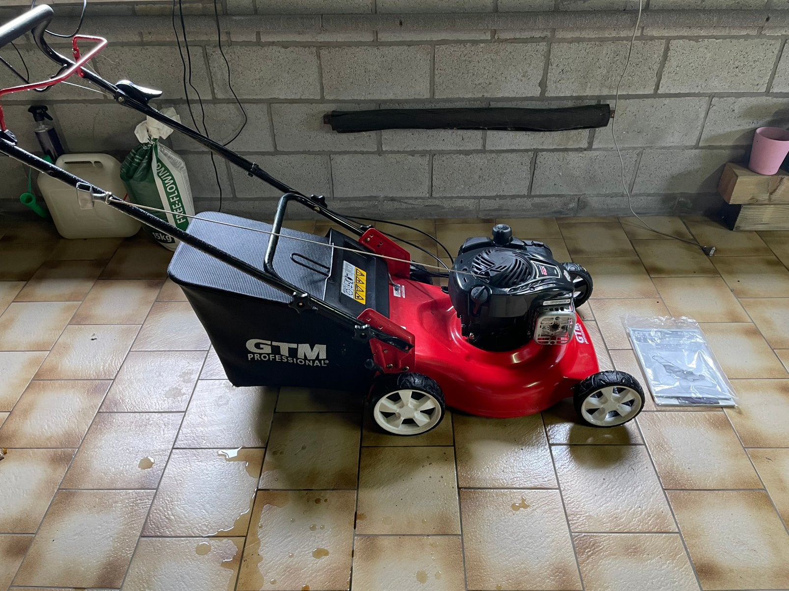 GTM zelftrekkende gazonmaaier 46 cm 140cc, Ophalen, Zo goed als nieuw