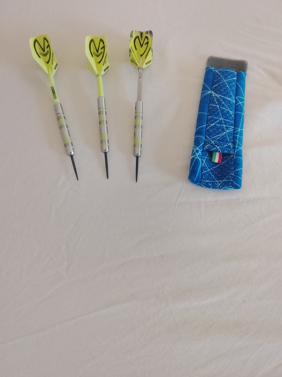 dartspijlen MVG. Michael van Gerwen met zakje inbegrepen, Sport en Fitness, Ophalen, Gebruikt