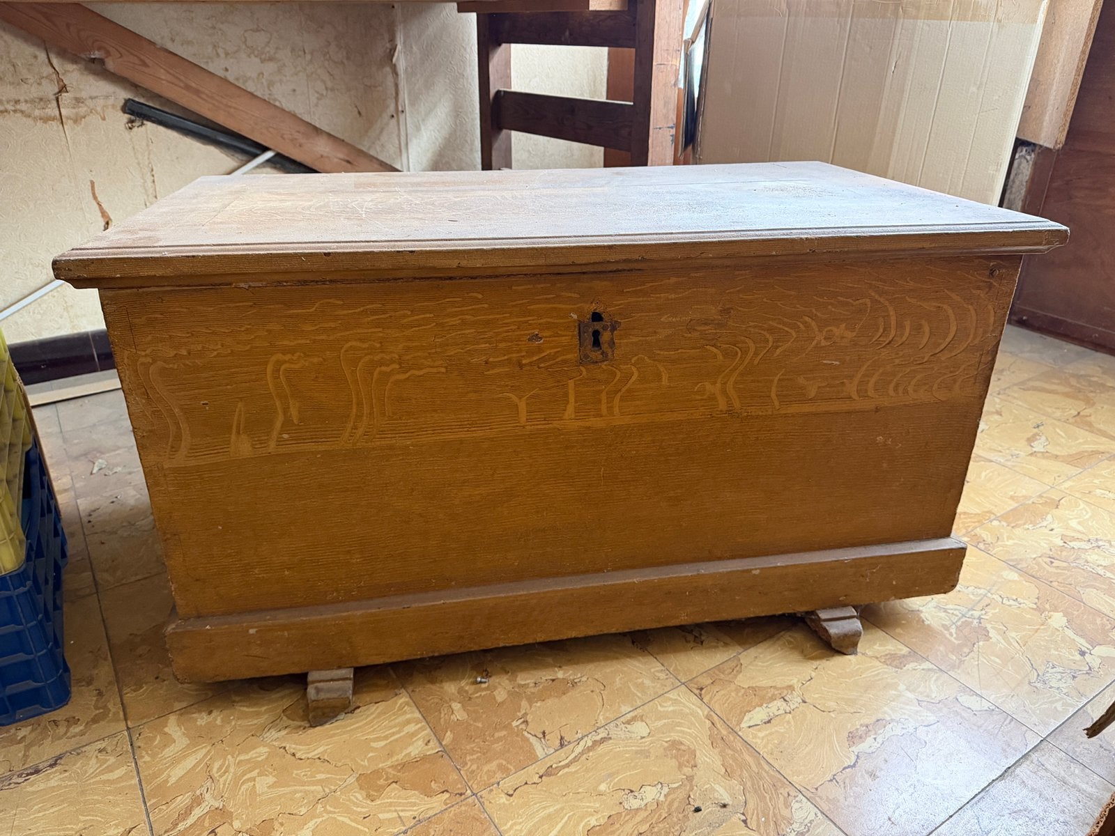 Coffre en bois - rangement - vintage, Maison & Meubles, Enlèvement, Utilisé