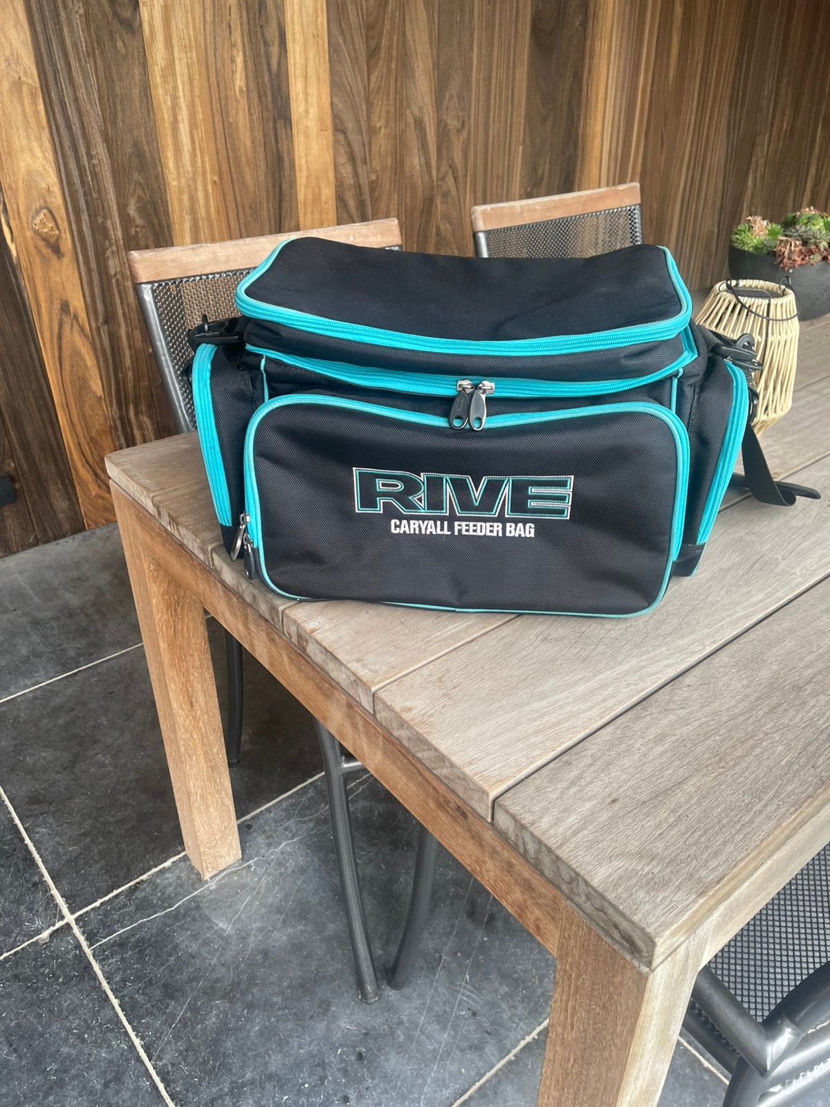 Rive  tas, Ophalen, Zo goed als nieuw