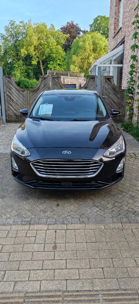 Ford Focus 1.0 EcoBoost Trend Edition Business, Auto's, Navigatiesysteem, Stof, Zwart, Particulier