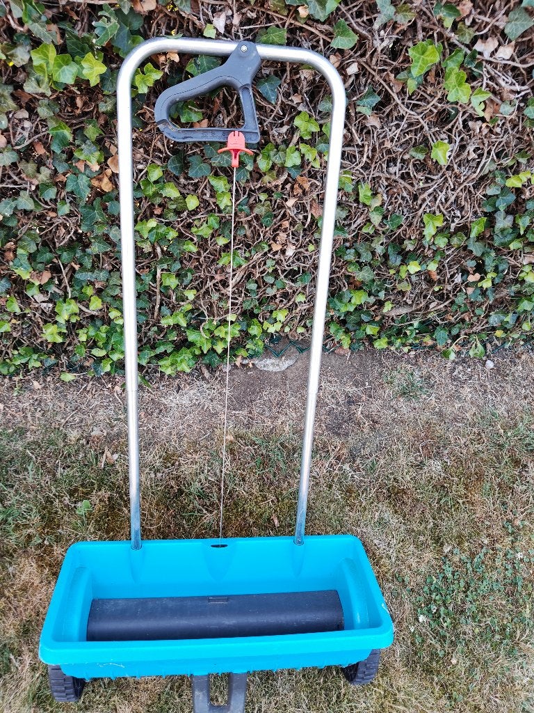 Meststofstrooier Gardena, Ophalen, Gebruikt