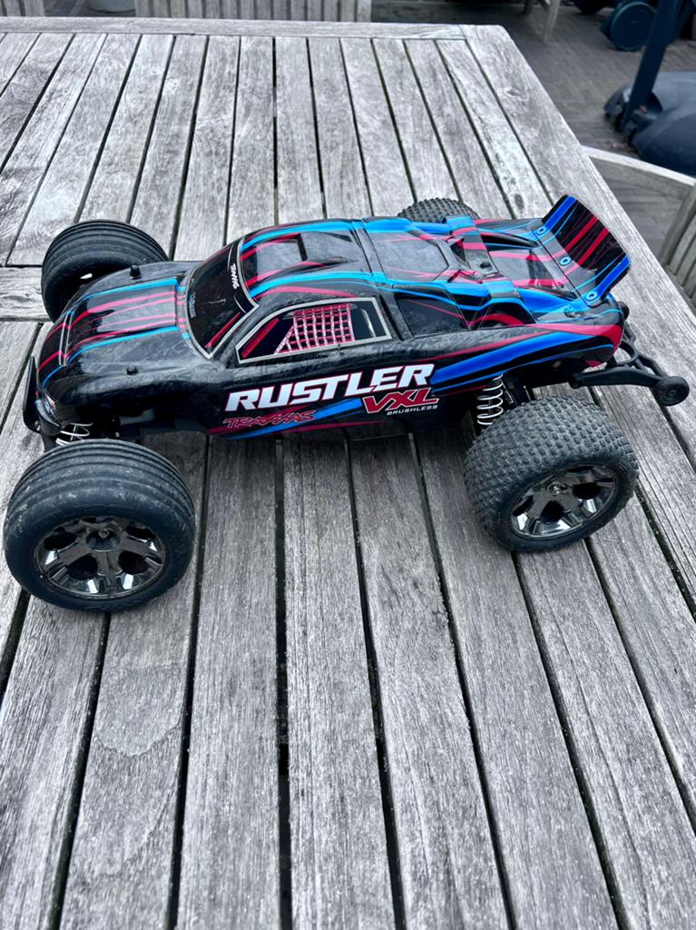 Traxxas Rustler 1/10, Hobby & Loisirs créatifs, Échelle 1:10, Enlèvement ou Envoi, Voiture on road, Utilisé