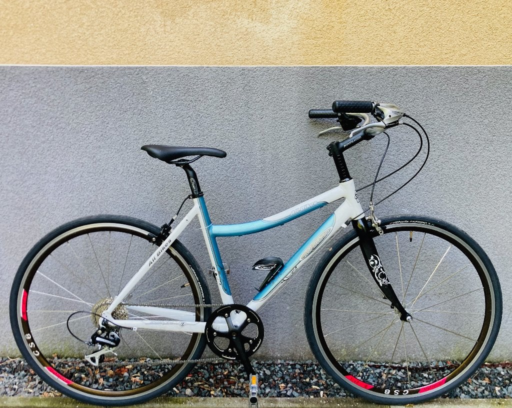 vélo femme, cadre alu 48ct, 1x8 vitesses, trés léger, Vélos & Vélomoteurs, Autres marques, Frein sur jante, Moins de 10 vitesses