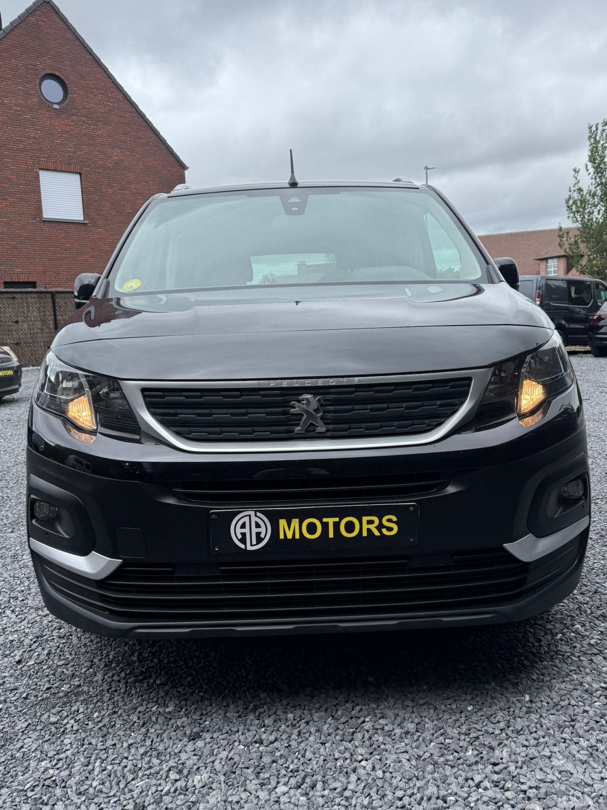 PEUGEOT RIFTER 1.5 BLUEHDI 75 kW, Voorwielaandrijving, 4 cilinders, Leder en Stof, Zwart