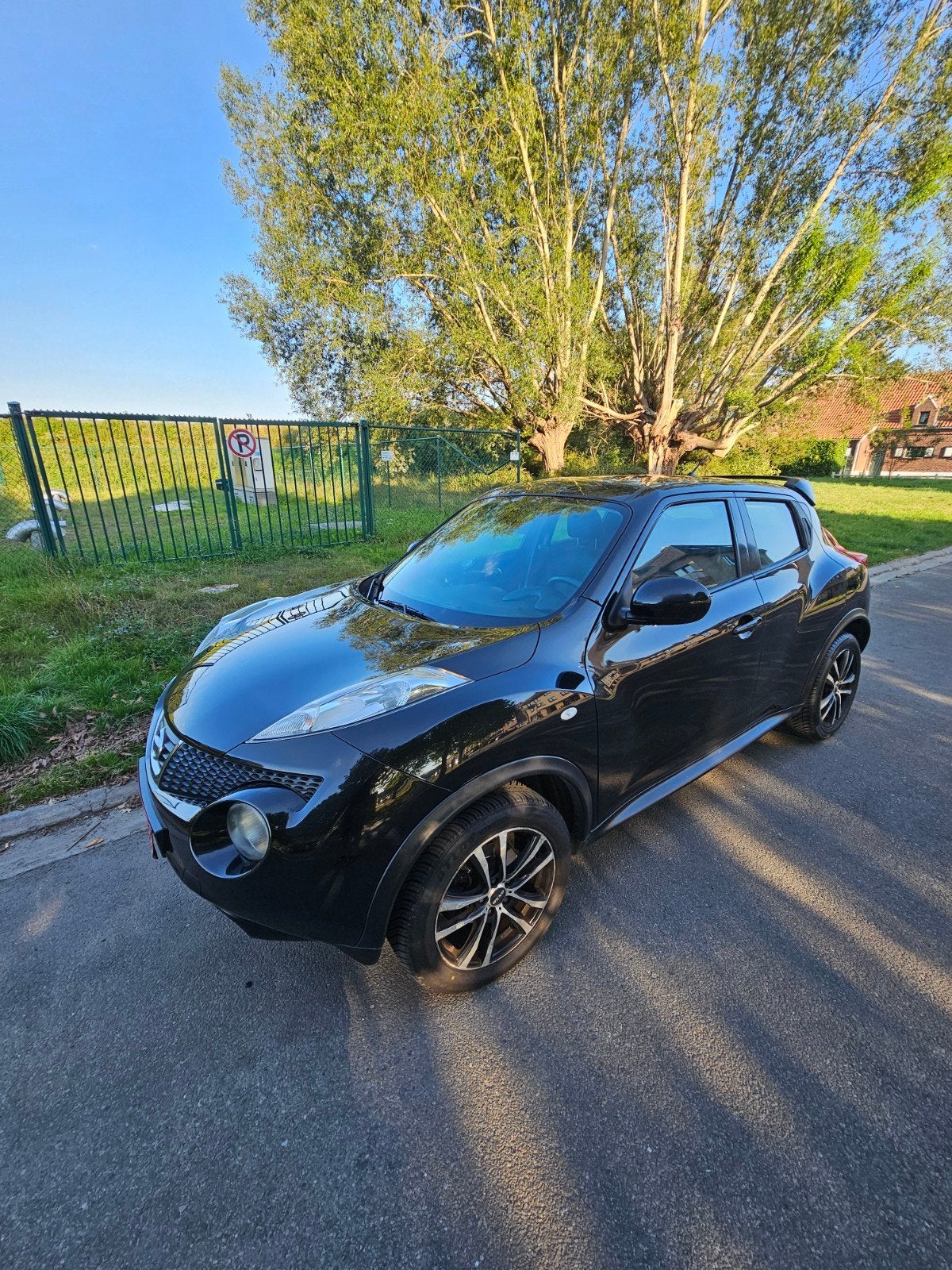 Nissan juke tekna 1.6 benzine 2013 4x4 pick up full options, Auto's, Euro 5, 139 g/km, Zwart, 4 cilinders