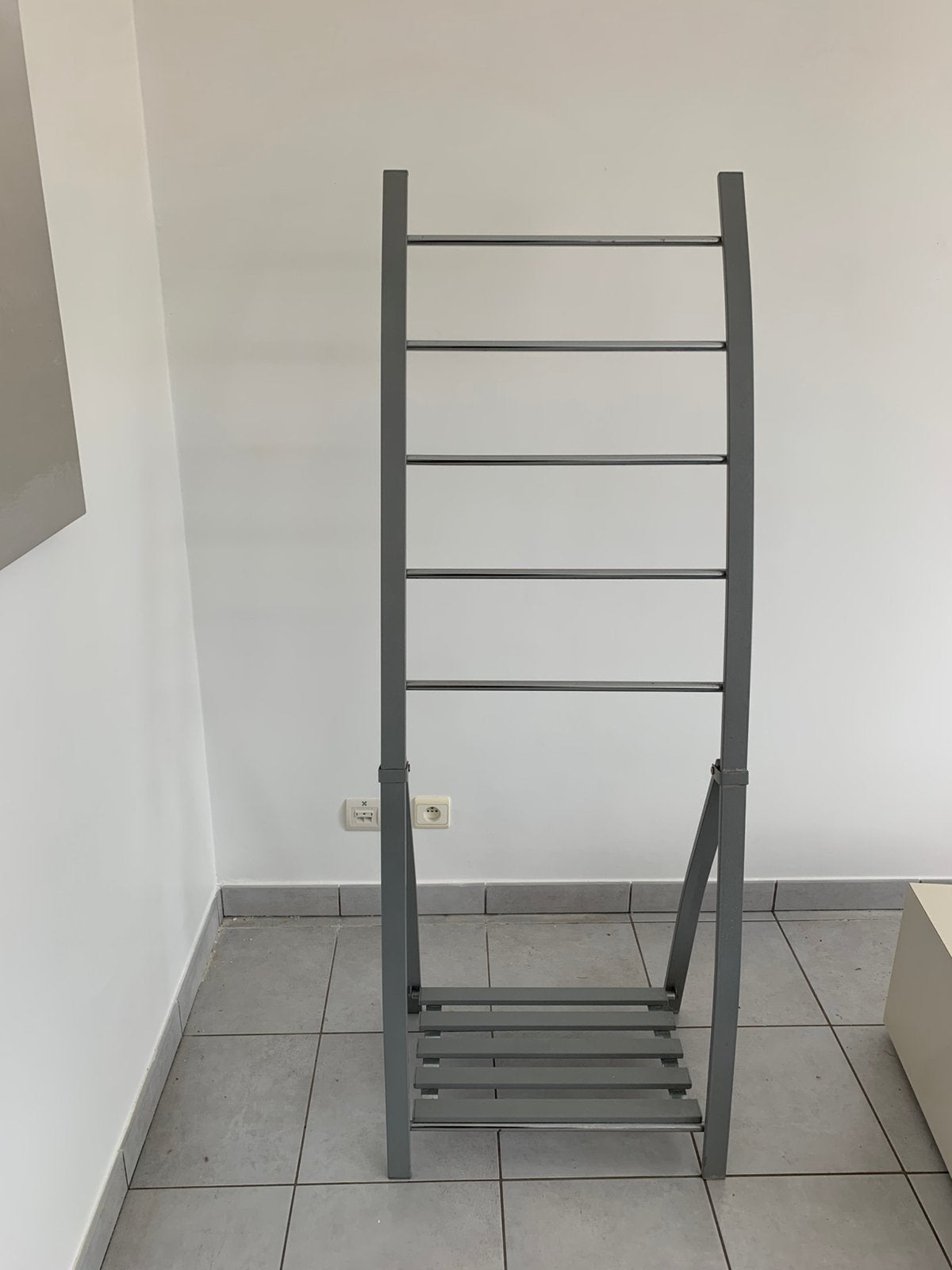 Étendoir/porte linge métallique GRATUIT, Vêtements | Femmes, Enlèvement, Utilisé
