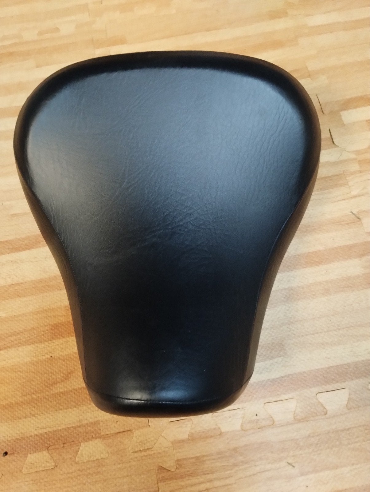 selle neuve. Jamais servie. Pour moto Harley ou autre, Enlèvement