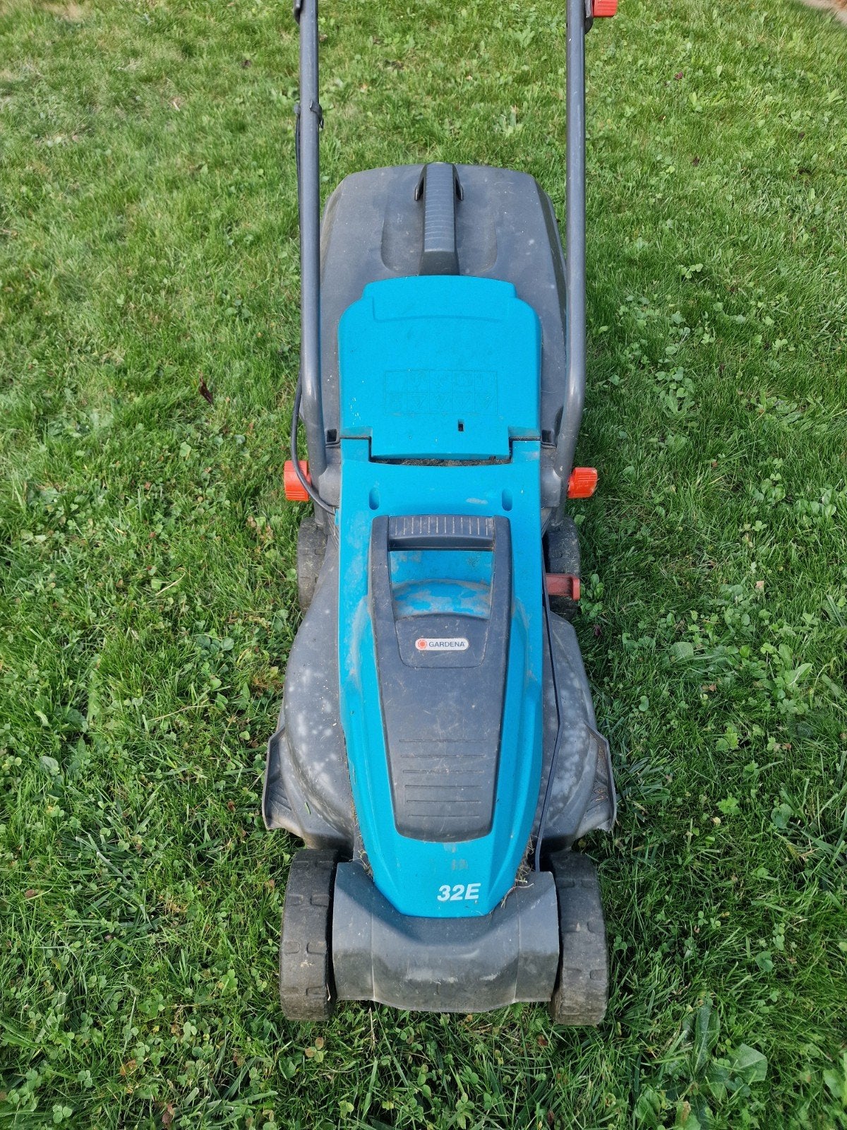 Tondeuse Gardena 32cm, 30 à 39 cm, Enlèvement, Utilisé, Bac de ramassage