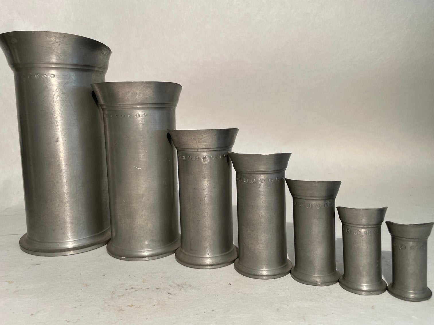 Ensemble de tasses à mesurer en étain, Antiquités & Art, Antiquités | Étain, Enlèvement