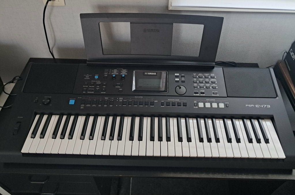 Yamaha PSR-E473 – Zo goed als nieuw!, 61 touches, Yamaha, Comme neuf, Enlèvement