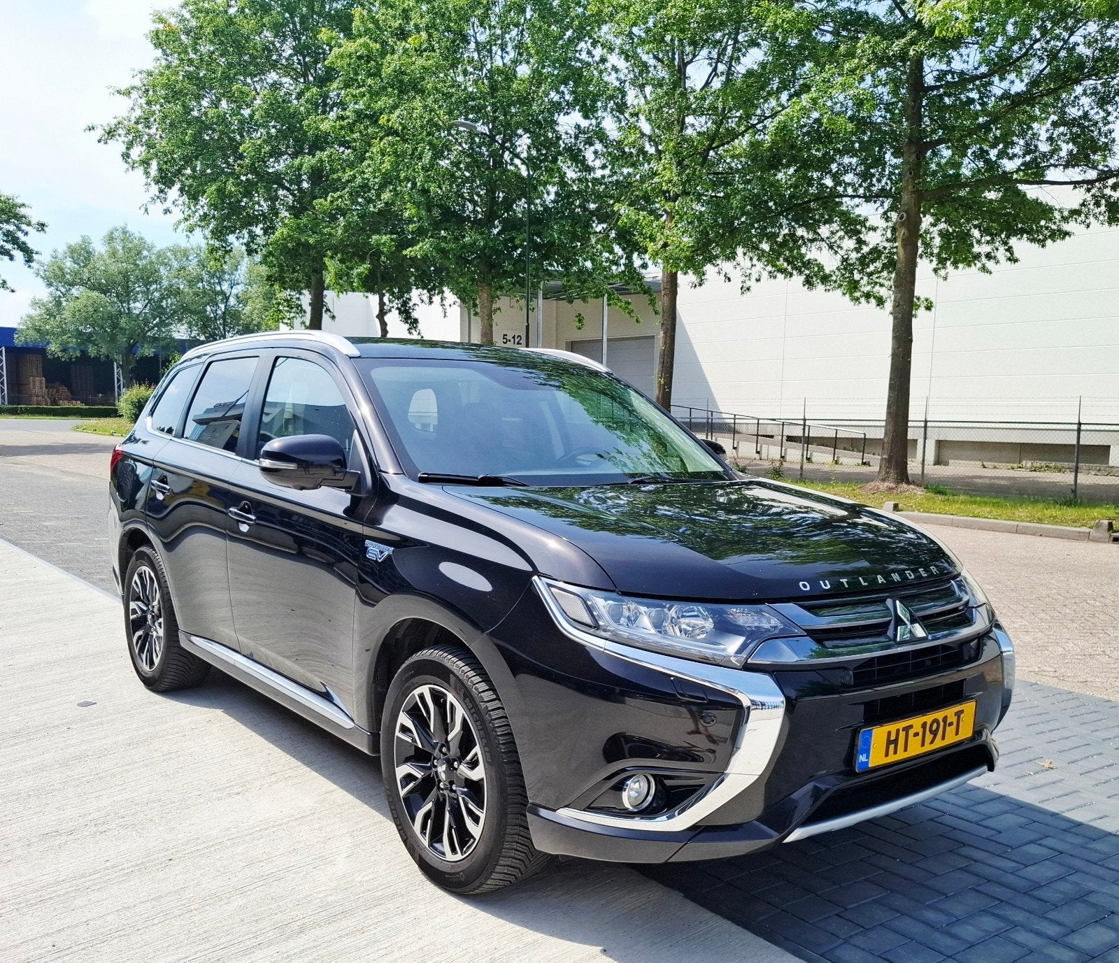 Mitsubishi Outlander 2.0 Doch Mivec PHEV 203 ch 4 roues motr, Autos, Mitsubishi, Particulier, Outlander, LPG, SUV ou Tout-terrain