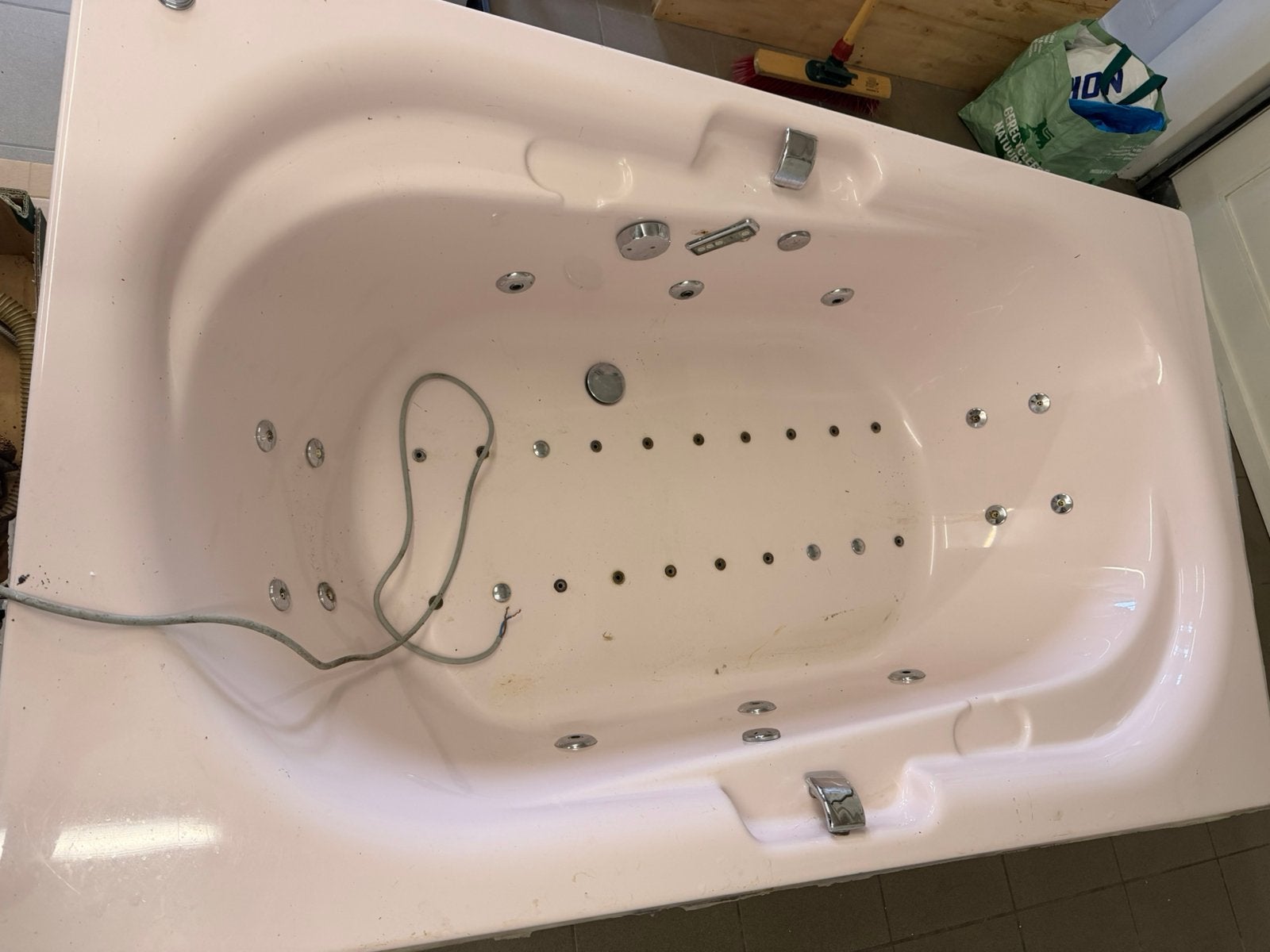 Gratuit - Bain à remous/bain à remous Ariston (fonctionne !), Enlèvement, Utilisé, Avec baignoire
