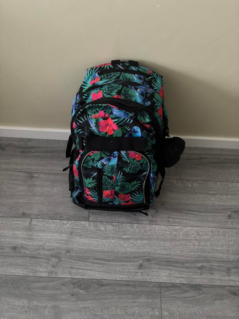Mooi school rugzak met heel veel ruimte, Handtassen en Accessoires, Tassen | Rugtassen, Ophalen, Zo goed als nieuw