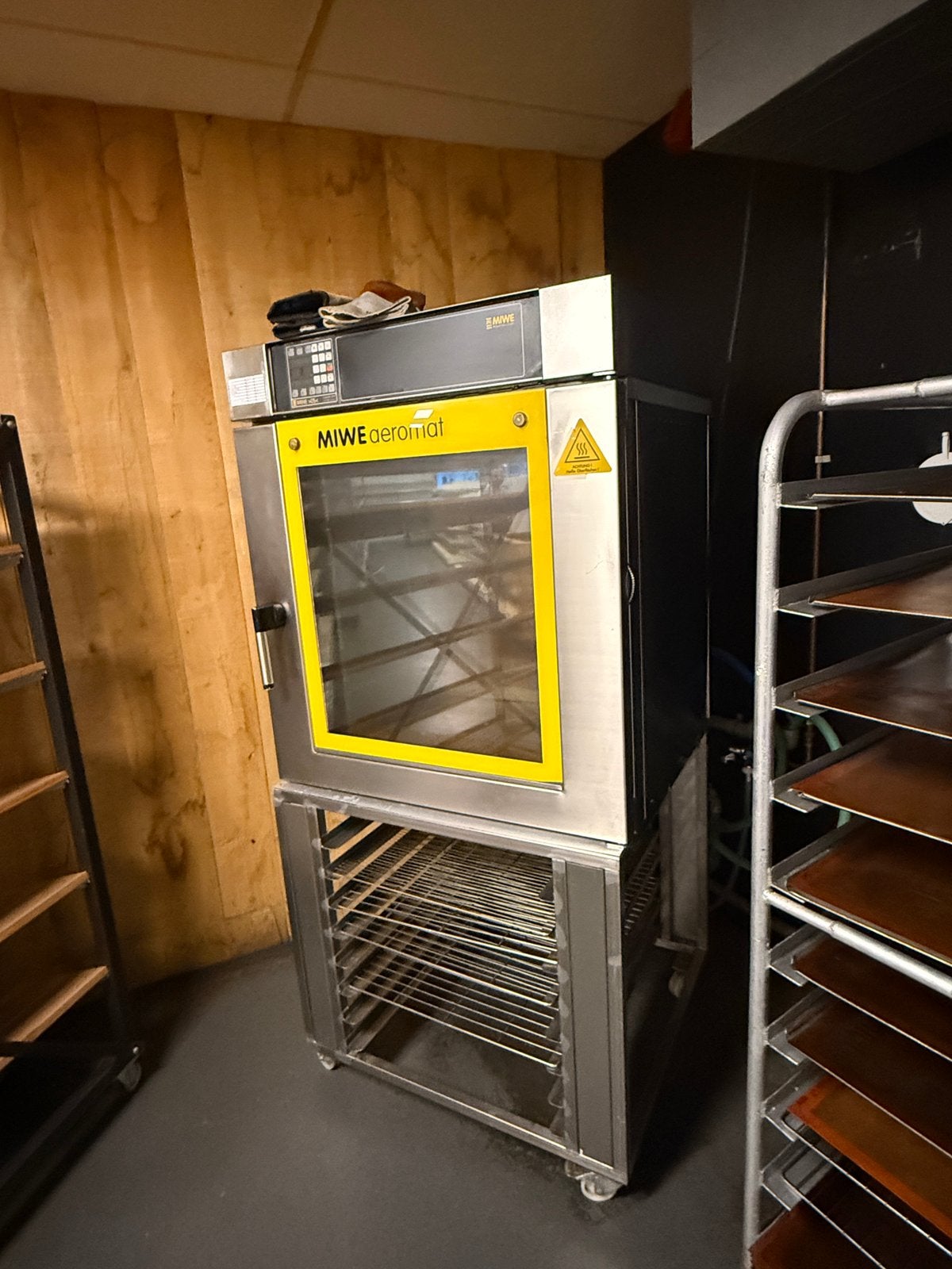 Horeca Miwe afbakoven  bakkerij karretjes broodsnijmachine, Ophalen, Snacks