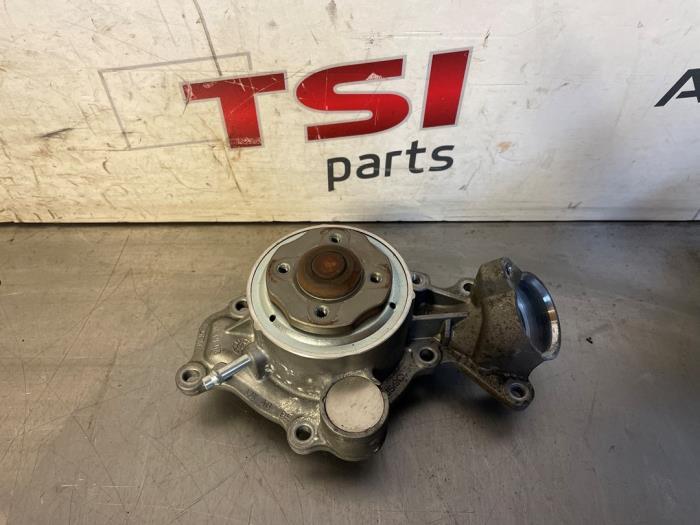 Pompe à eau d'un Volkswagen Touareg, Volkswagen, -, 3 mois de garantie, Utilisé