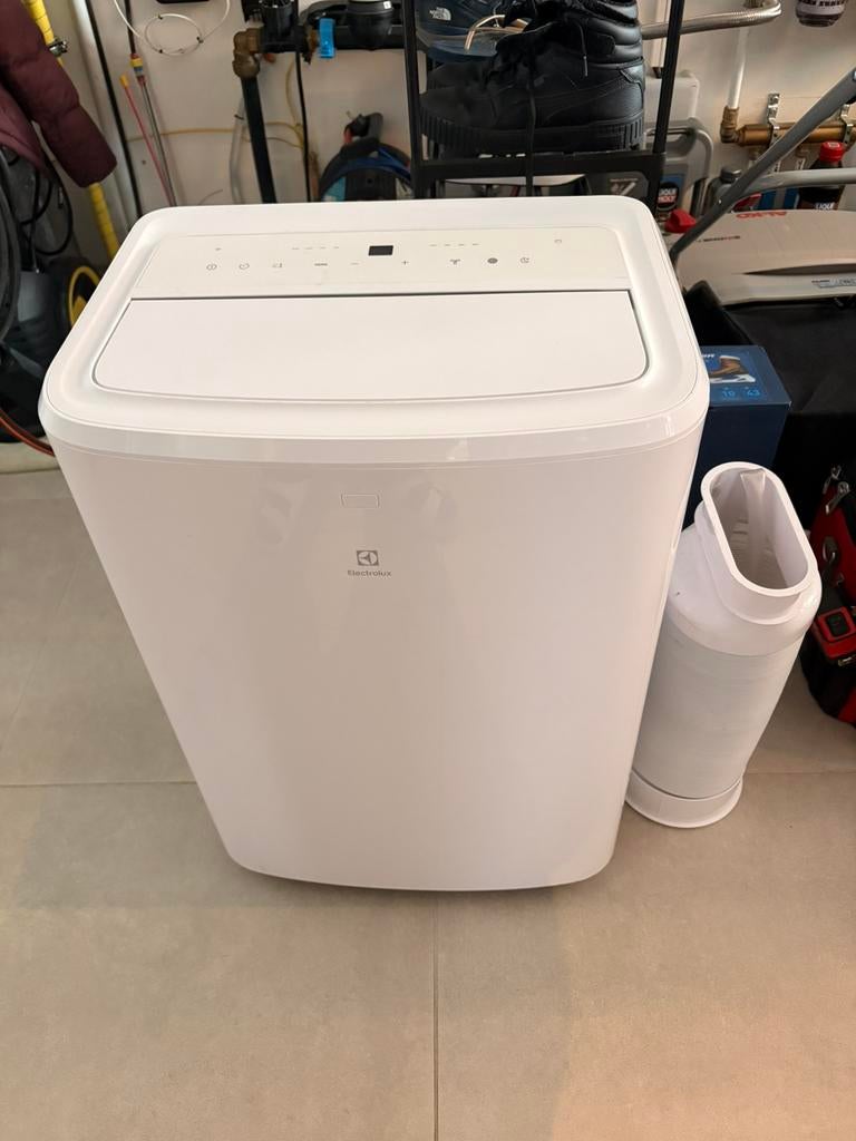 Electrolux airco ( met wifi ), Ophalen, Zo goed als nieuw, Mobiele airco