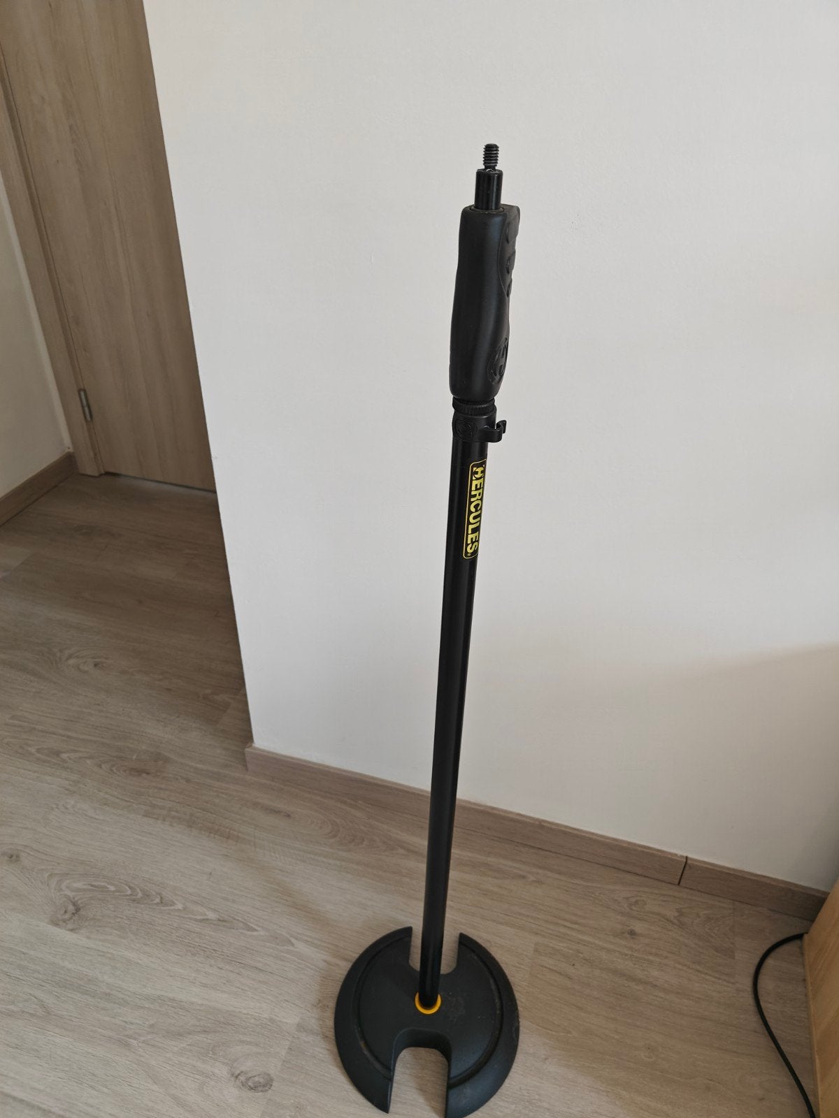 Hercules one-hand statief te koop, Ophalen