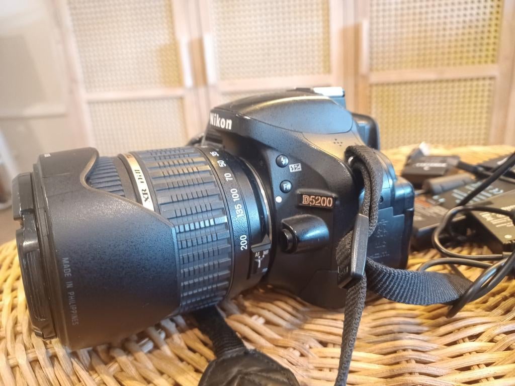 Nokon camera D5200, Enlèvement
