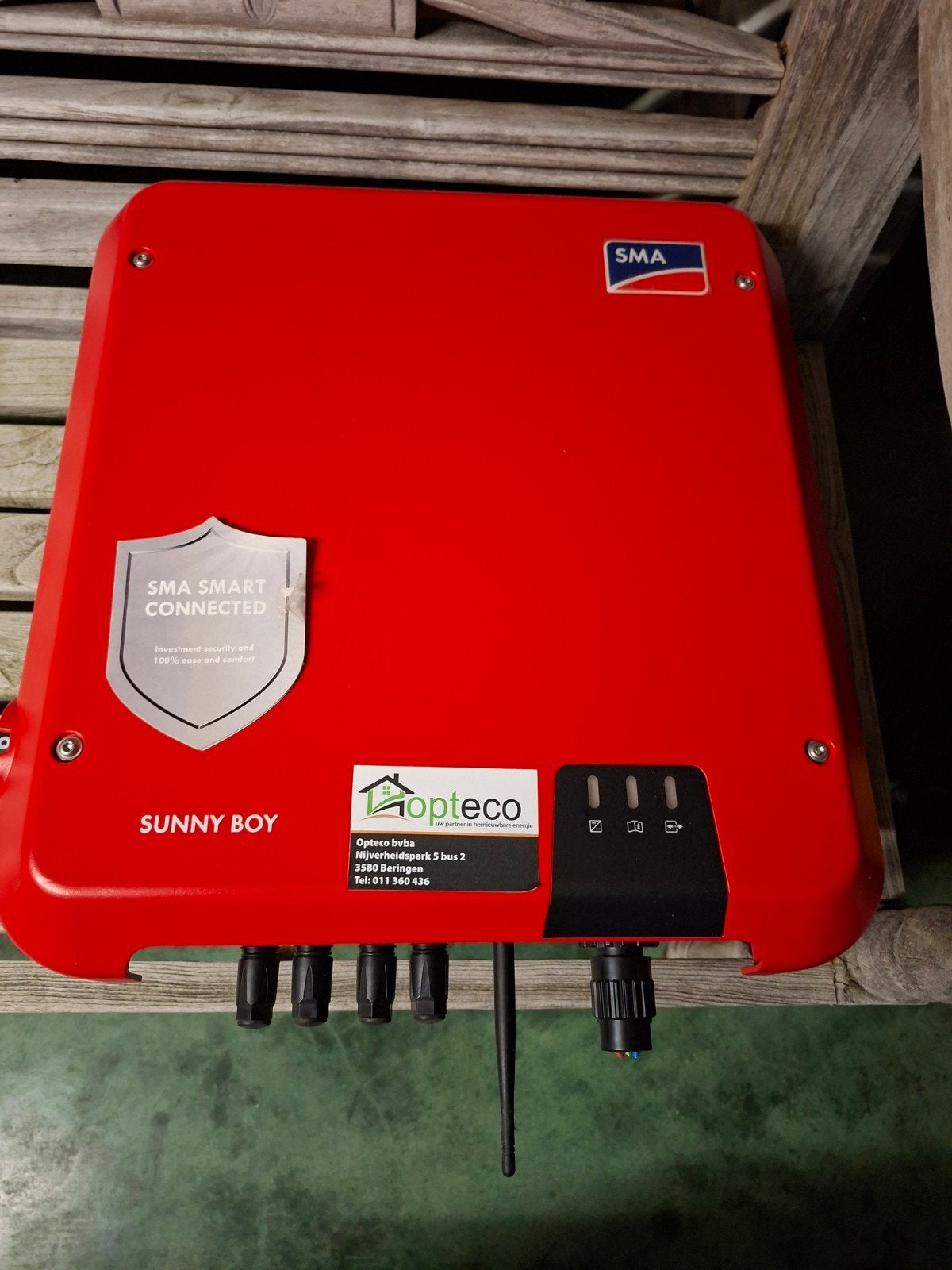 Omvormer voor zonnepanelen, Ophalen