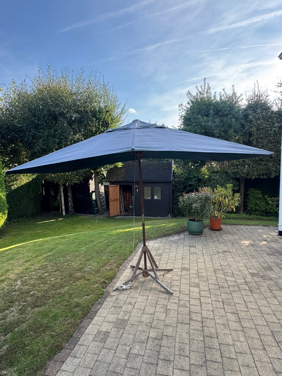 Grote rechthoekige houten parasol met voet, Ophalen, Gebruikt, Parasolvoet