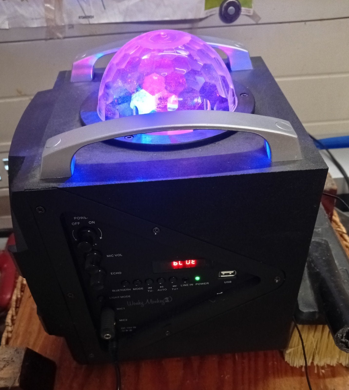 boombox met disco led lichtjes bluetooth radio ingang micro, Ophalen of Verzenden