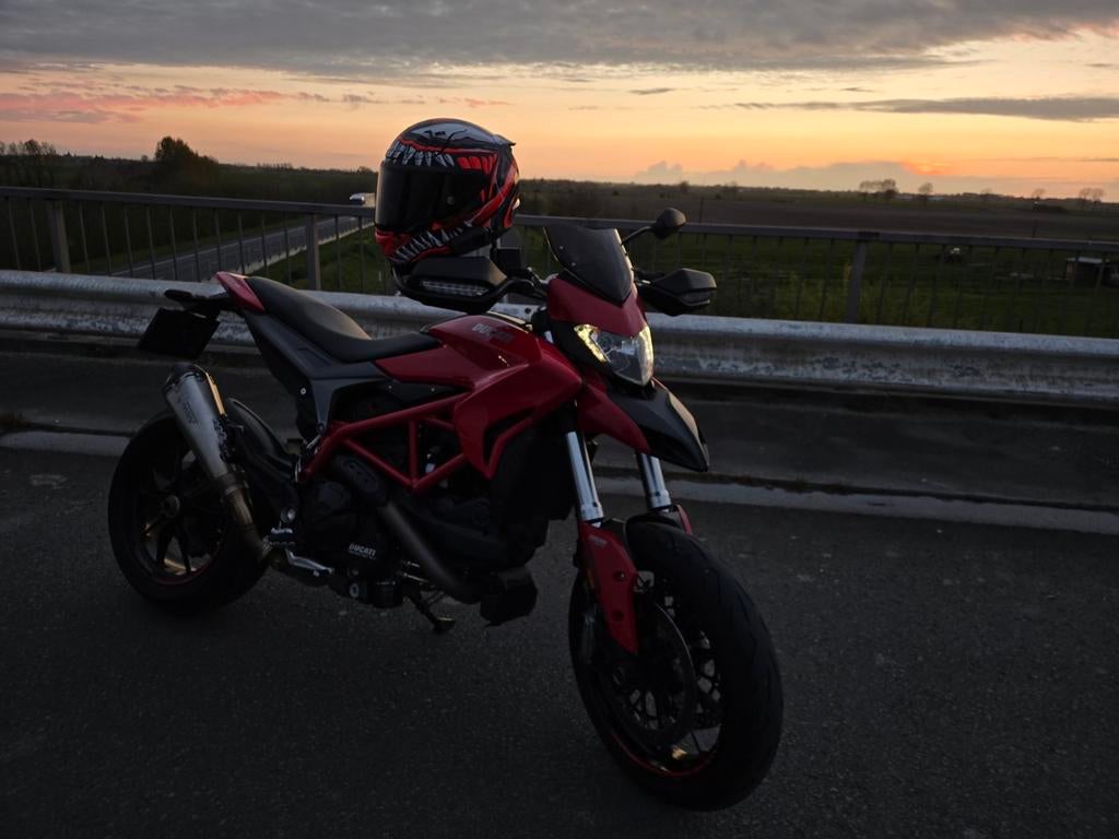Ducati Hypermotard 939 2019 8.500km!, Motoren, 2 cilinders, Nieuw, Motorrijbewijs A, Sportuitlaat