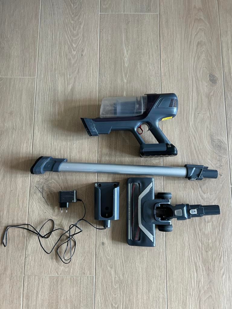 Rowenta steelstofzuiger, Elektronische apparatuur, Stofzuigers, Ophalen of Verzenden, Gebruikt, Reservoir, Stofzuiger