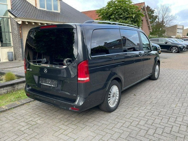 Mercedes-Benz EQV 300 LANG NAVI LED CAMERA 5 SITZ, Auto's, Automaat, Gebruikt, Overige modellen, Parkeersensor