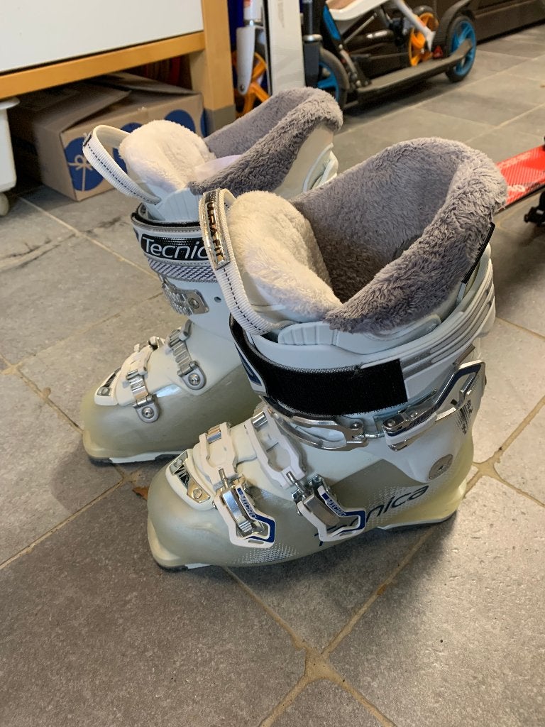 Skibot Technica MV 95w - maat 24 / 24.5, Sport en Fitness, Skiën en Langlaufen, Schoenen, Zo goed als nieuw, Ski, Ophalen