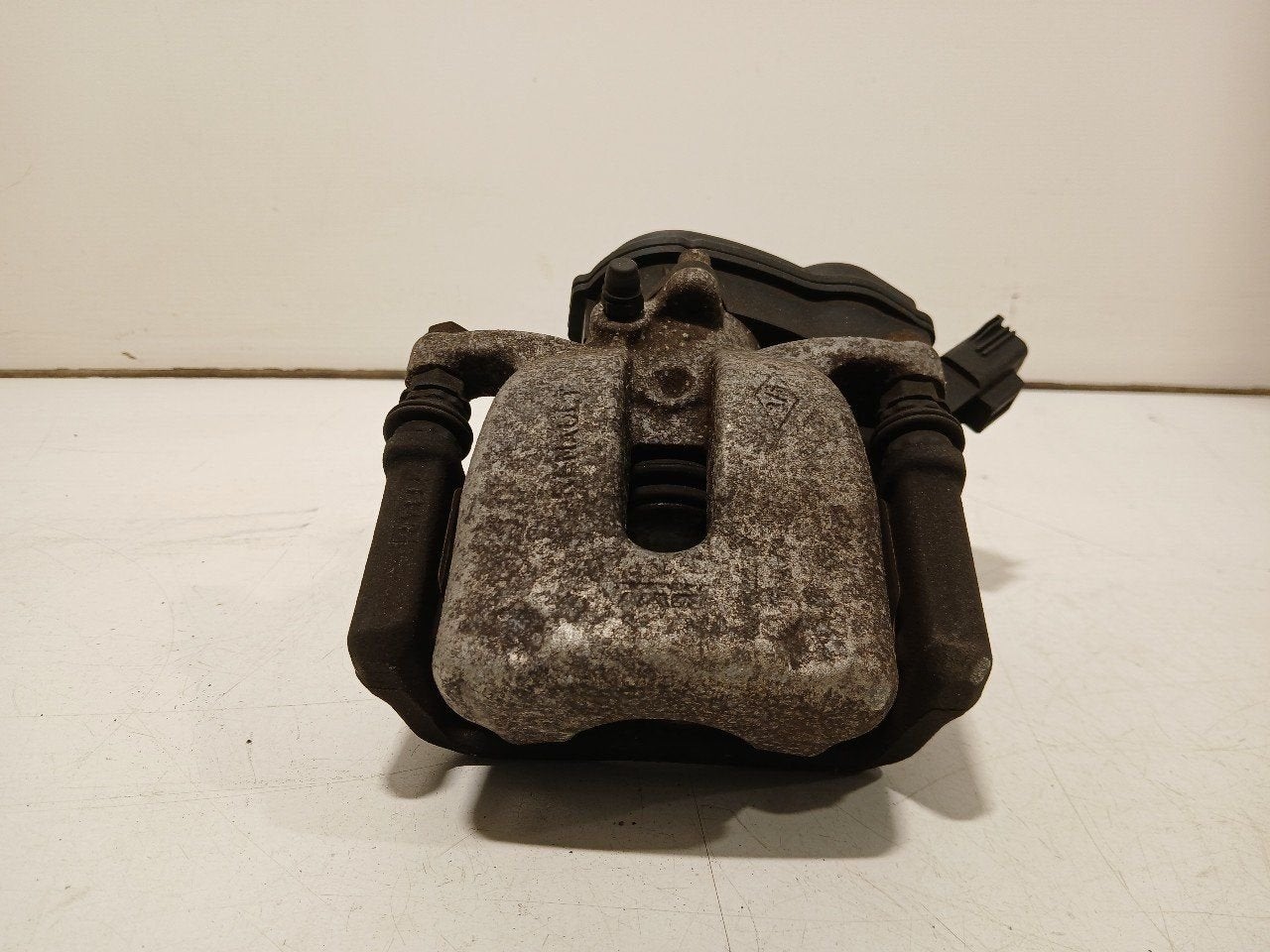Remklauw links achter Renault Grand Scénic, Onderdelen@venauto.nl, Van der Ven Autorecycling B.V., Gebruikt, Ettenseweg 76, 4706 PB Roosendaal, The Netherlands