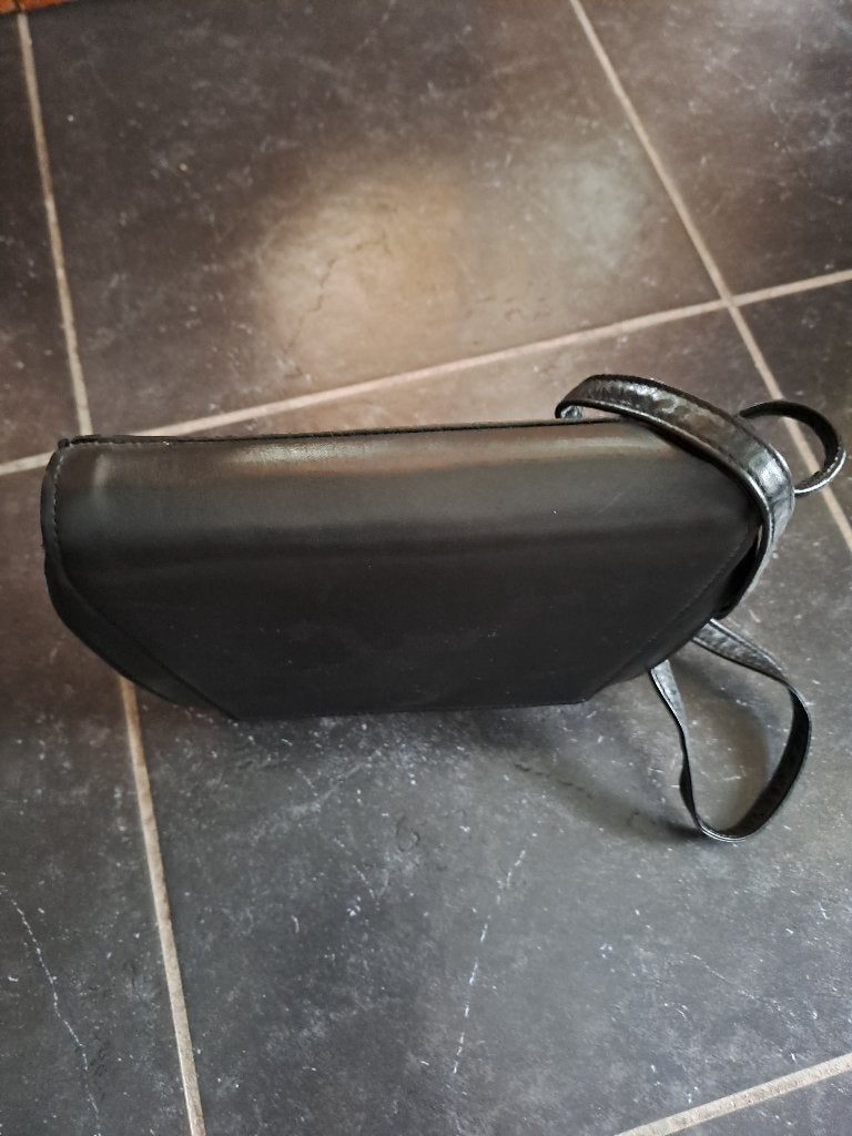 zwarte lederen handtas  10€, Enlèvement, Neuf, Noir, Sac à main