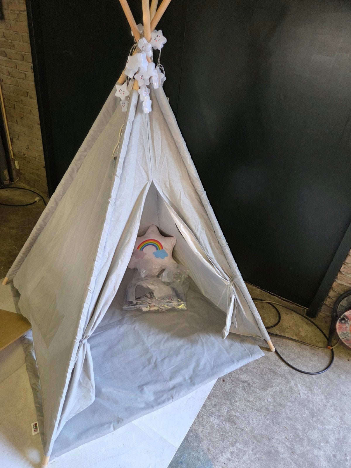tipitent kids, Enfants & Bébés, Jouets | Tentes de jeu, Enlèvement, Comme neuf