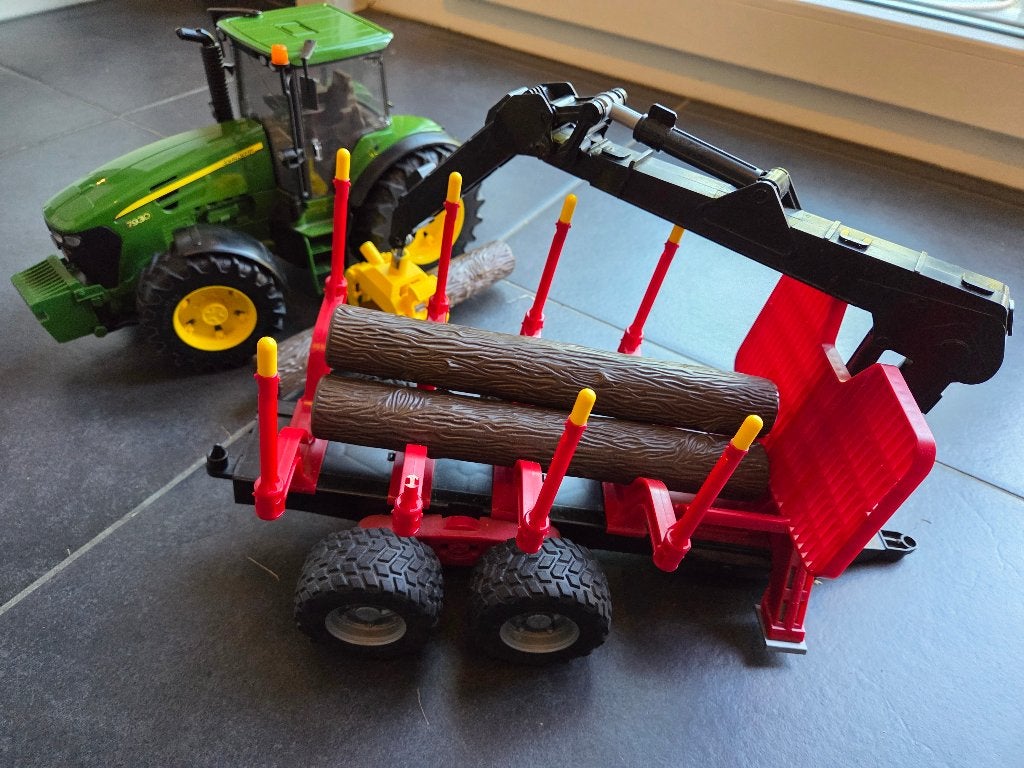 Bruder - John Deere 7930 met trailer boomstammen, Ophalen, Gebruikt