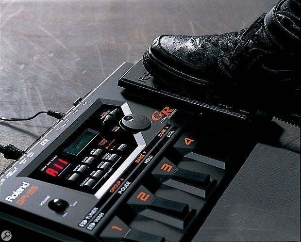 Roland GR-33 Gitaar Synthesizer + GK-3 sturing + flightcase, Muziek en Instrumenten, Ophalen, Zo goed als nieuw
