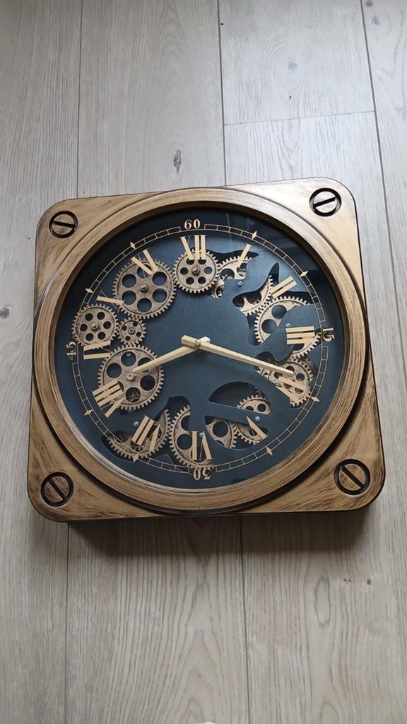 Wandklok, Ophalen of Verzenden, Zo goed als nieuw, Analoog, Wandklok