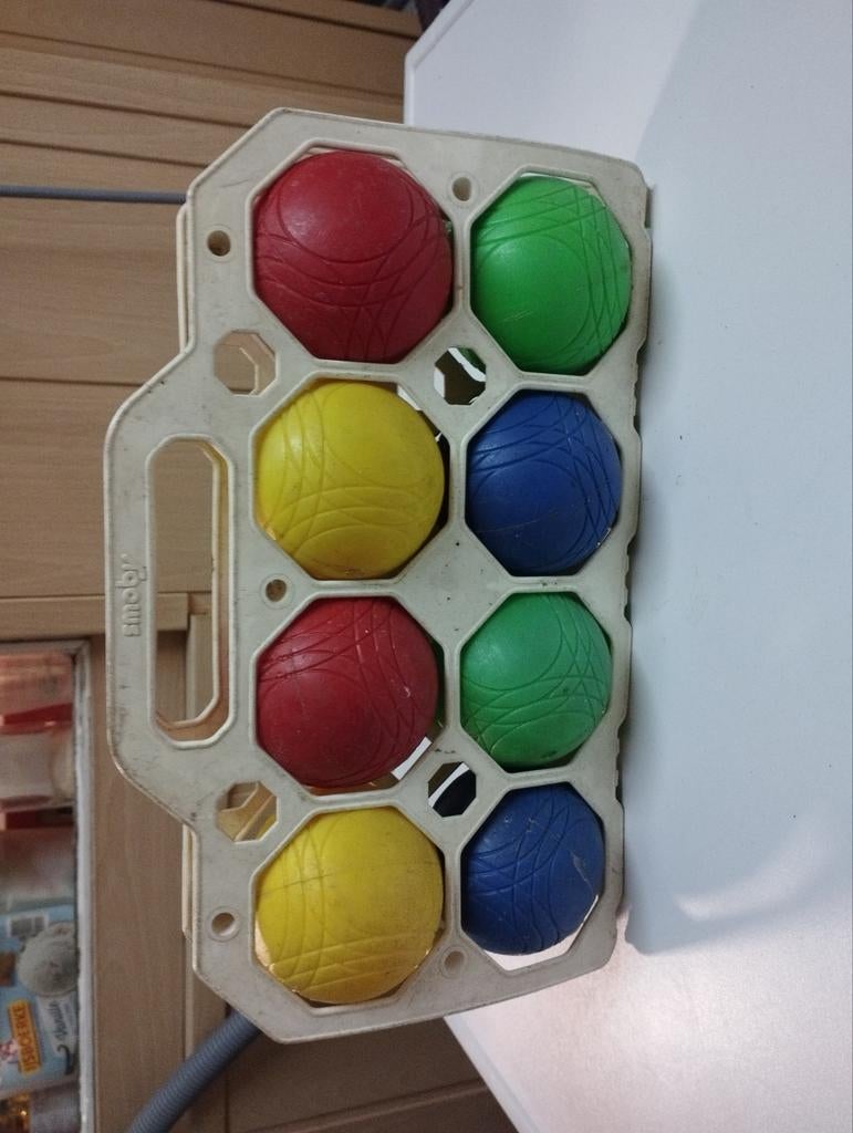 Een soort petanque ballen van alle kleuren, kleur verschille, Enlèvement