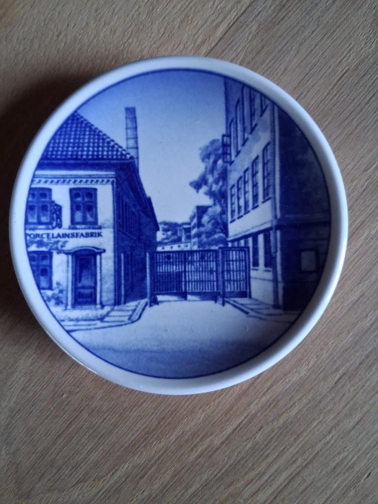 Royal Copenhagen porcelain 8 cm diameter, Ophalen of Verzenden