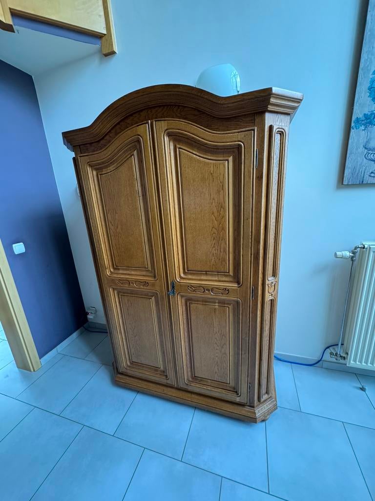 Armoire en chêne massif, Enlèvement