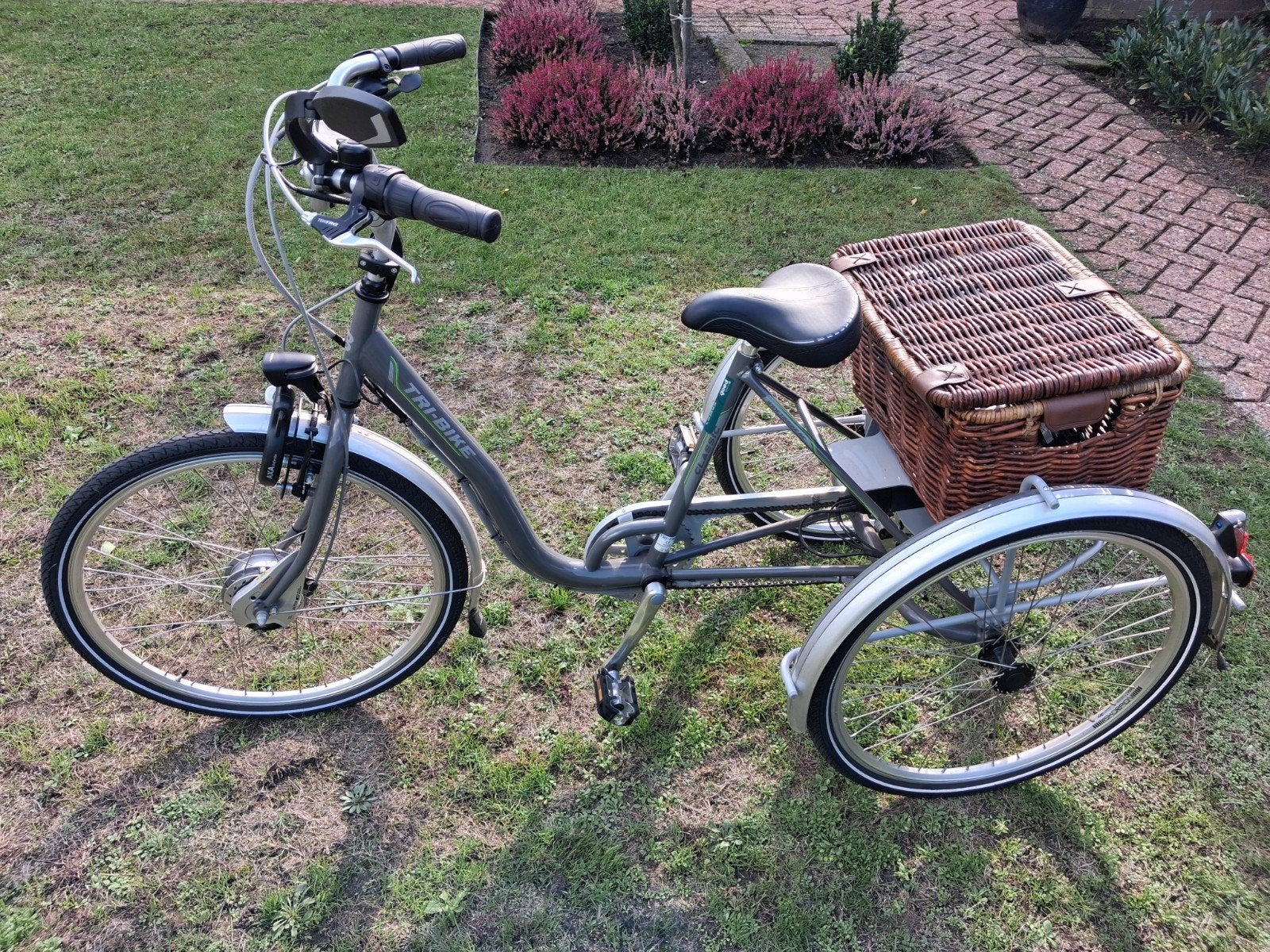 elektrische driewieler ,merk 'Tribike '., Ophalen