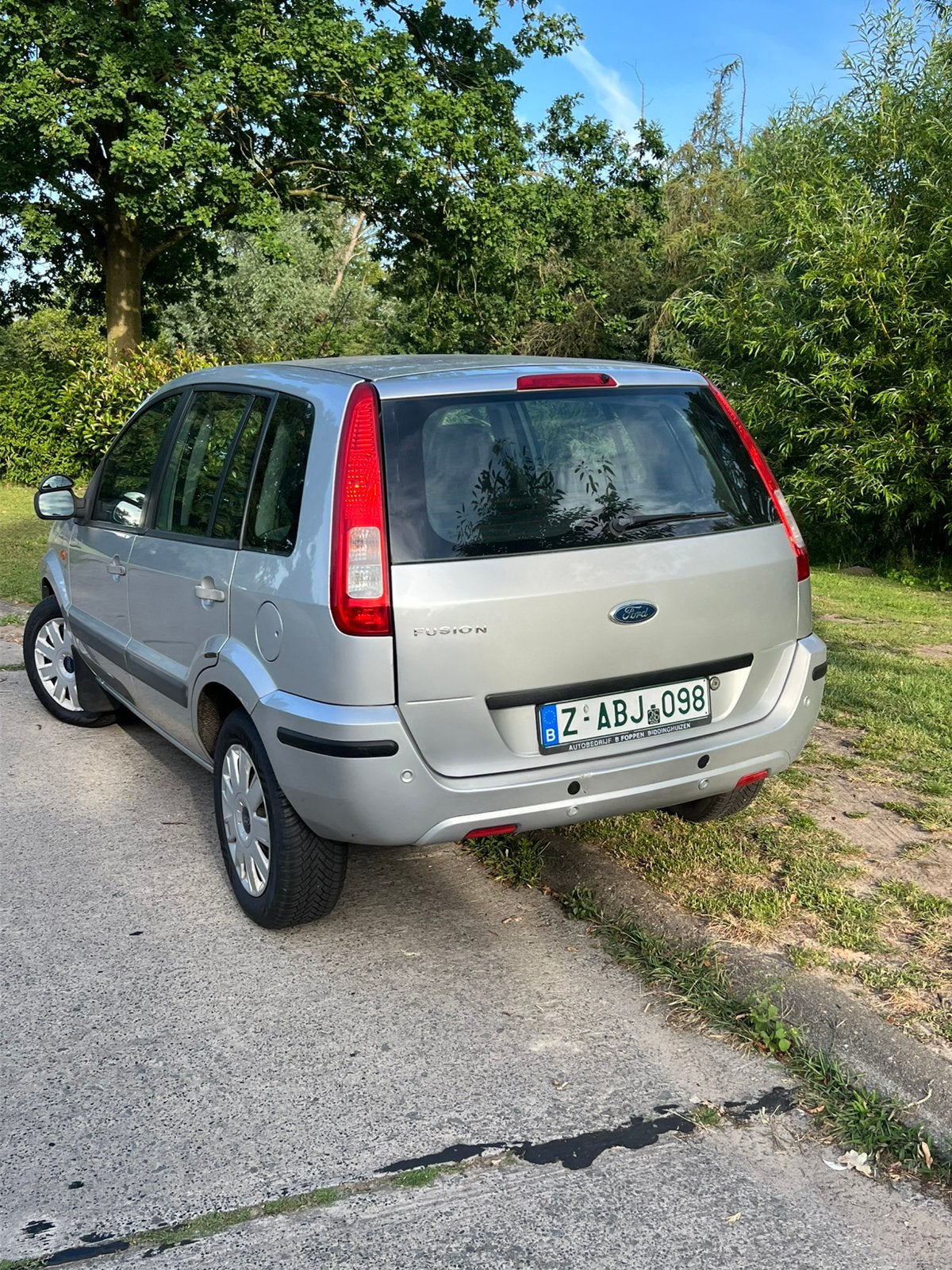 Ford Fusion -quelques kilomètres -homologuée pour la vente !, Autos, Argent ou Gris, Achat, Noir, 5 portes