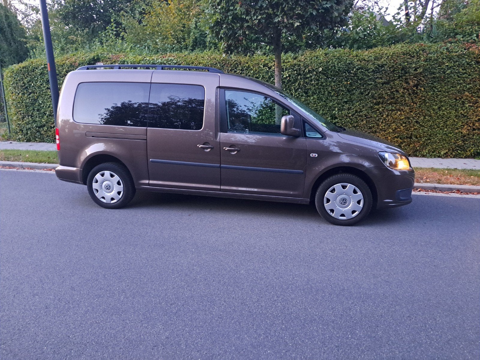 Volkswagen Caddy Maxi 1.6 TDI . Met 7 zit pl. Automaat., Auto's, Zwart, Bruin, 1600 cc, 7 zetels