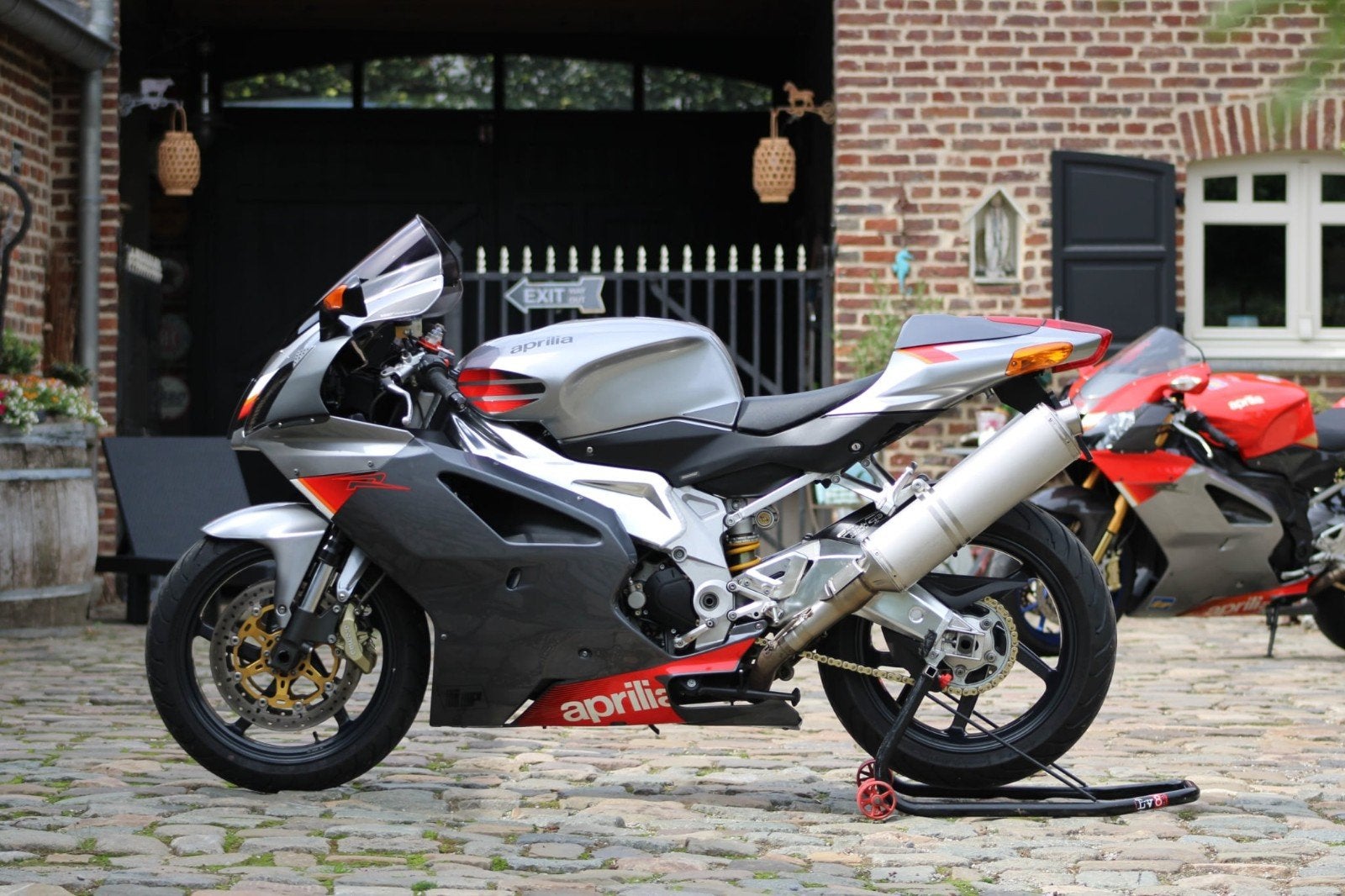 In collector staat, RSV 1000 R (2e generatie RSV), Motoren, Motoren | Aprilia, 2 cilinders, Motorrijbewijs A, Gebruikt, Sport