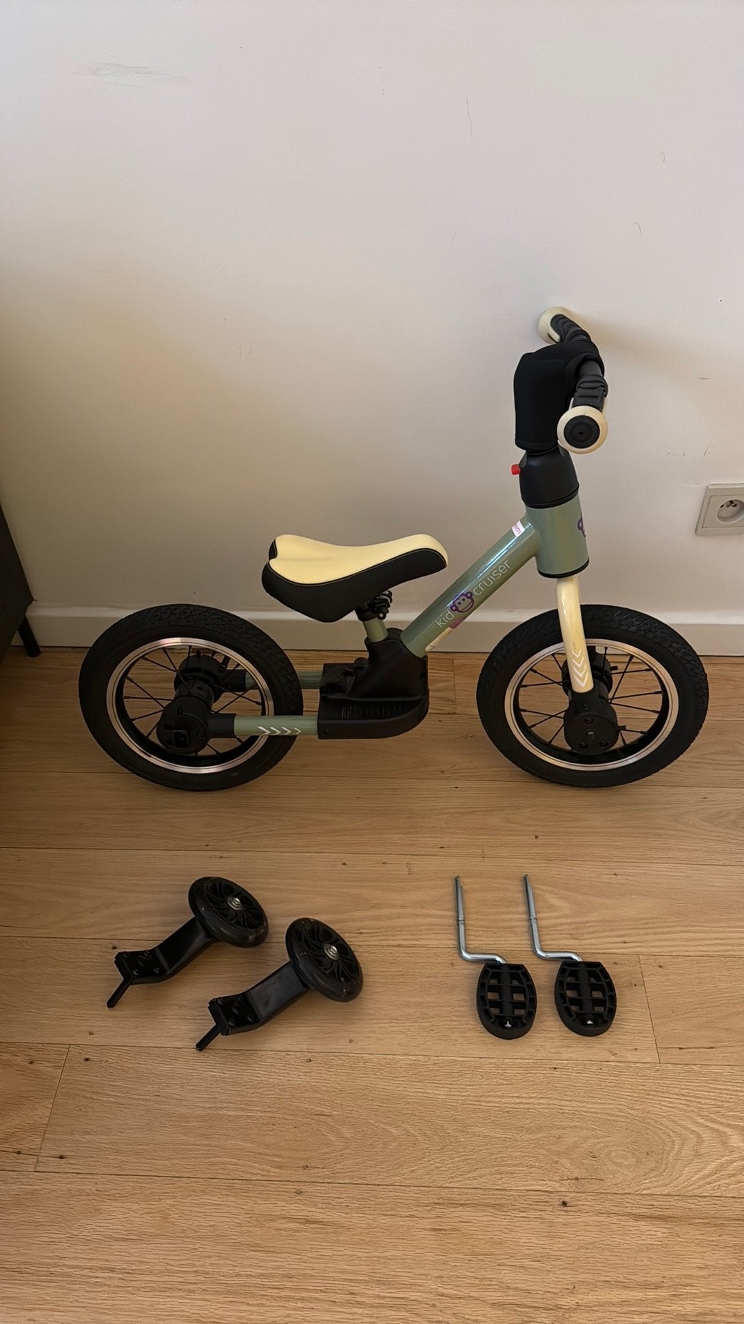 Kidcruiser loopfiets + zijwielen en trappers (nieuw!), Fietsen en Brommers, Ophalen, Nieuw, Minder dan 16 inch, Zijwieltjes